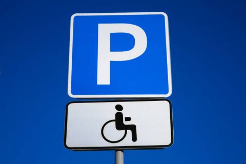 Мобильное приложение поможет бороться с нарушениями на парковках для инвалидов 