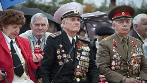 Участники и инвалиды Великой Отечественной войны смогут бесплатно отправиться по «единому» билету в Крым и Севастополь