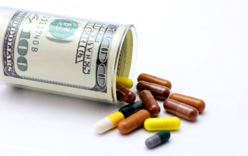 Льготникам часто отказывают в выписке рецептов на лекарства из-за завышения цен на них фармацевтическими компаниями