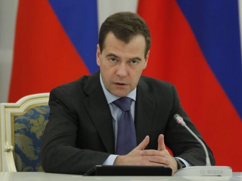 Медведев пообещал увеличить пенсии в этом году