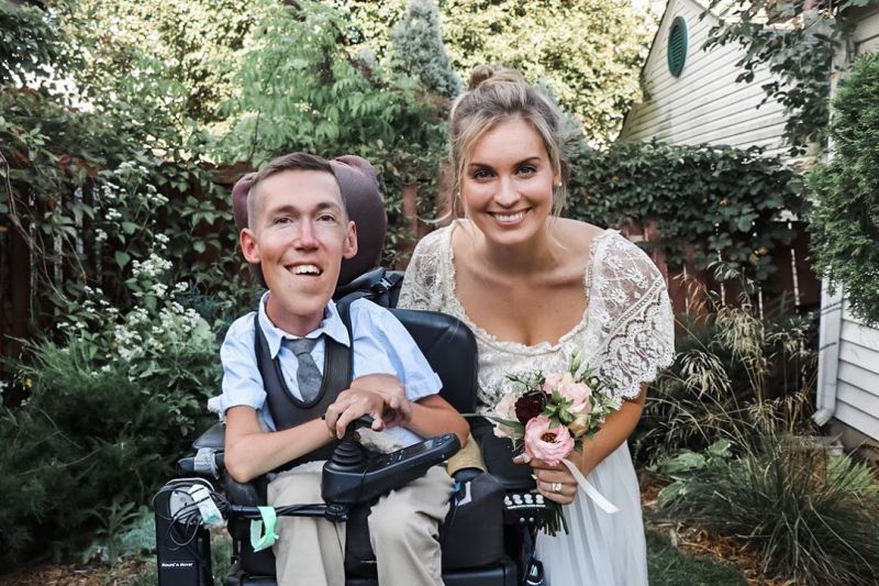 Американку, которая вышла замуж за инвалида, затравили в социальных сетях