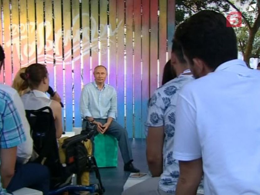 Владимир Путин поддержал идею производства одежды для инвалидов самими инвалидами